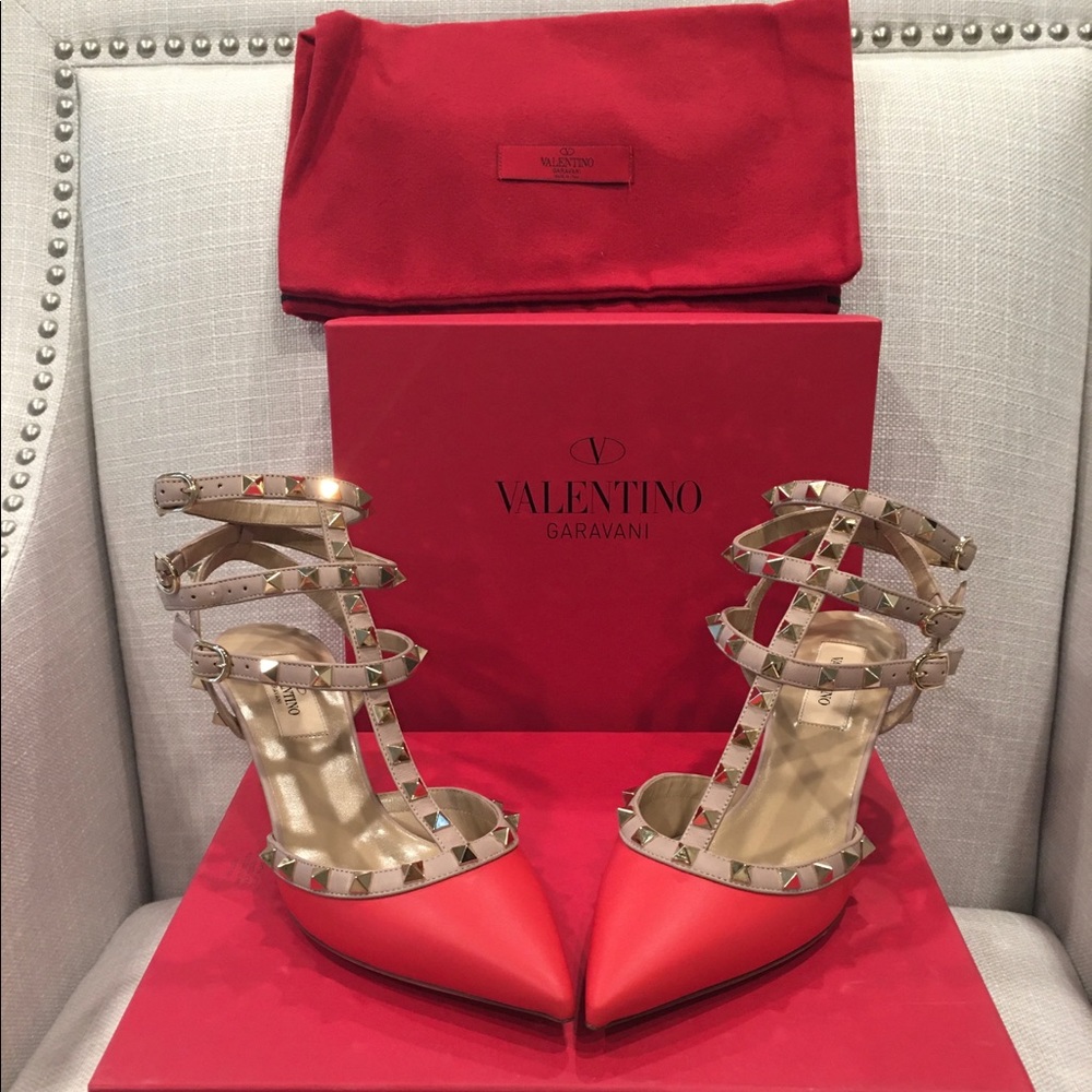 Valentino Kitty Pump